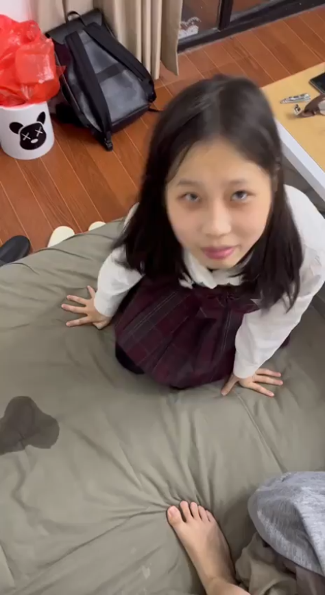 không che:(China) toàn học sinh non mơn mởn